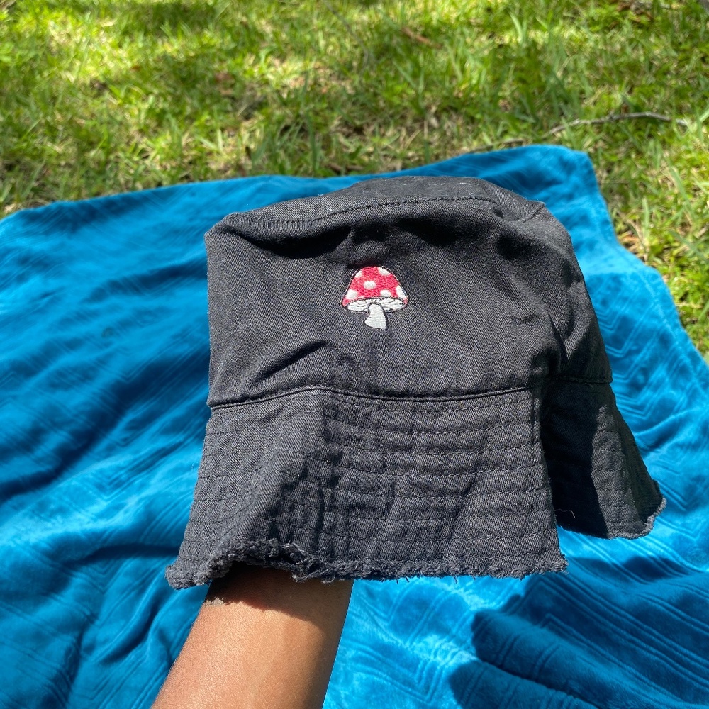 Bucket hat